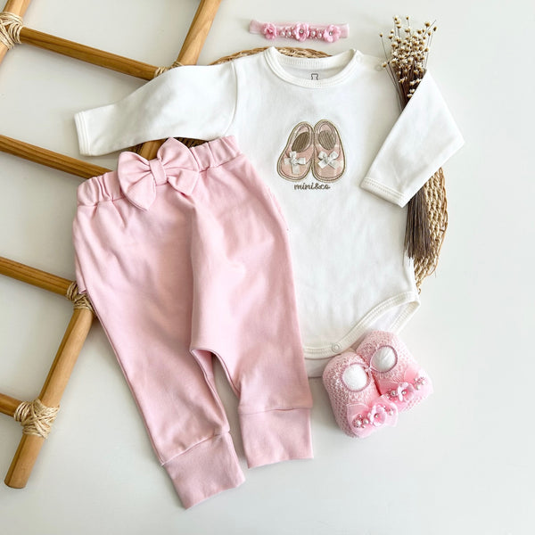 Conjunto Body Bordado Sapatilha e Calça Babado Rosa - Brinquedos
