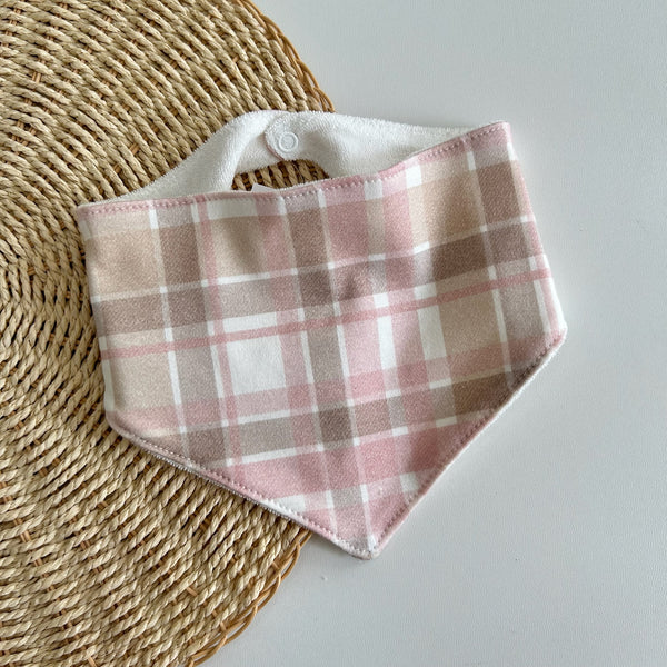 Babador Bandana Xadrez Rosa Brinquedos