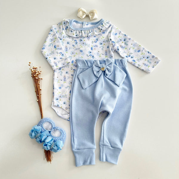 Conjunto Body Manga Longa Flores e Calça Azul