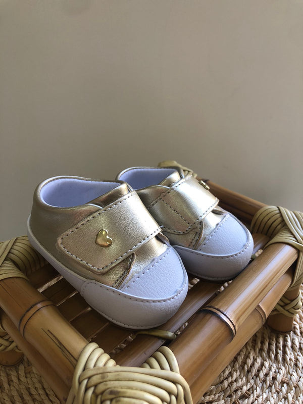 Tênis Coração  Velcro Dourado